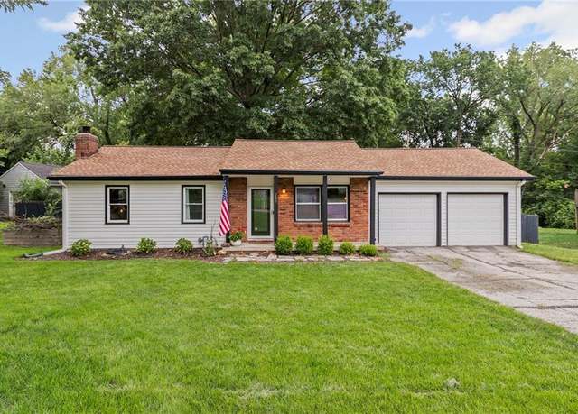 Property at 220 E 132nd St, Kansas City, MO 64145, 2 beds, 3 baths