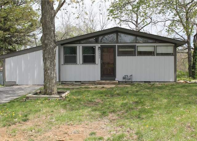 Property at 5605 Crescent Ave, Raytown, MO 64133, 4 beds, 1 bath