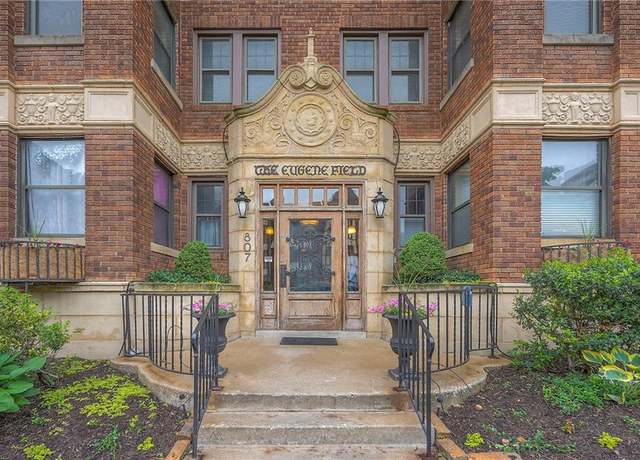 Property at 807 W 48th St #302, Kansas City, MO 64112, 2 beds, 1 bath