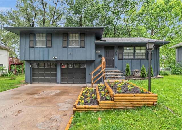 Property at 9810 Wallace Ave, Kansas City, MO 64134, 3 beds, 1.5 baths