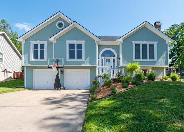 Property at 11025 N Grand Ave, Kansas City, MO 64155, 3 beds, 2.5 baths