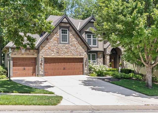 Property at 14718 W 70th St, Shawnee, KS 66216, 4 beds, 4.5 baths