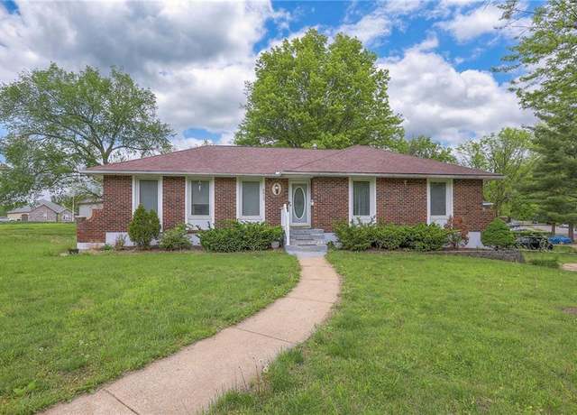 Property at 8912 Stark Ave, Kansas City, MO 64138, 3 beds, 3 baths