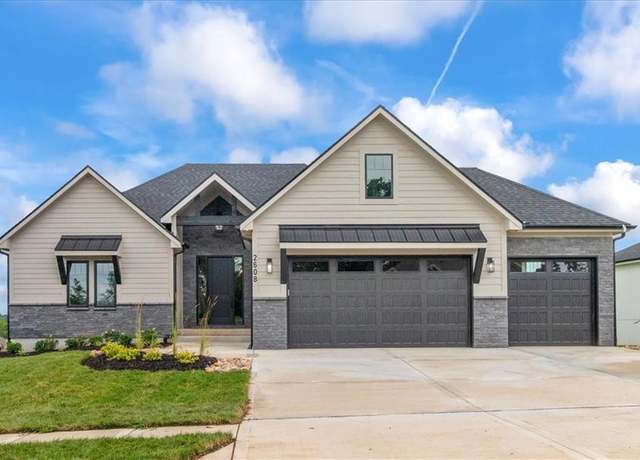 Property at 2608 NE Amanda Ln, Blue Springs, MO 64029, 4 beds, 3 baths