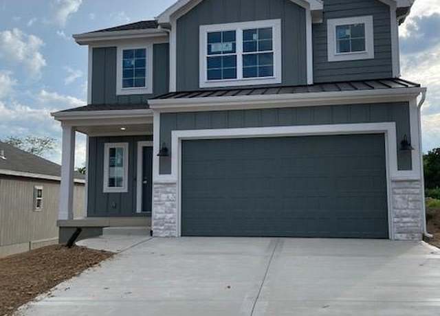 Property at 16255 Giorgia St, Parkville, MO 64152, 3 beds, 2.5 baths