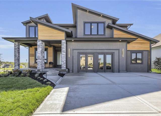 Property at 17341 W 169th Ter, Olathe, KS 66062, 4 beds, 3.5 baths