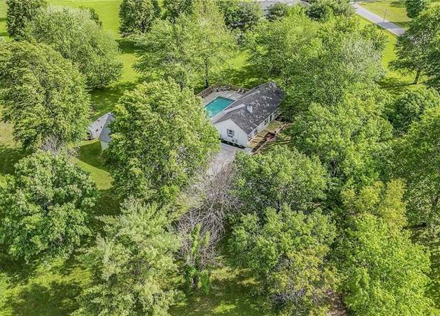 Property at 25305 E 258th St, Harrisonville, MO 64701, 5 beds, 3 baths