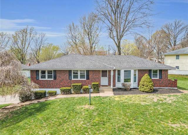 Property at 501 NW Wedgewood Dr, Blue Springs, MO 64014, 3 beds, 2 baths