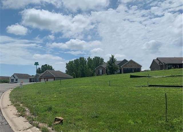 Property at 2713 Meadow Ridge Dr, St Joseph, MO 64504