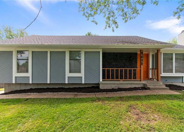 Property at 1611 SE 2nd Ter, Lee's Summit, MO 64063, 3 beds, 2 baths