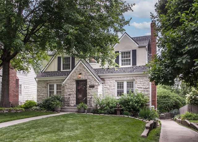 Property at 6517 Holmes Rd, Kansas City, MO 64131, 3 beds, 2.5 baths