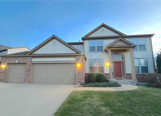 Property at 8720 Dunraven St, Lenexa, KS 66227, 5 beds, 3.5 baths