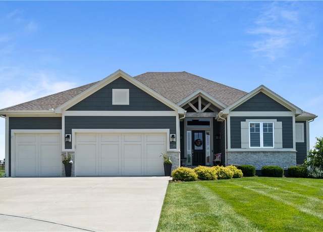 Property at 13389 W 147th Ter, Olathe, KS 66062, 3 beds, 2.5 baths