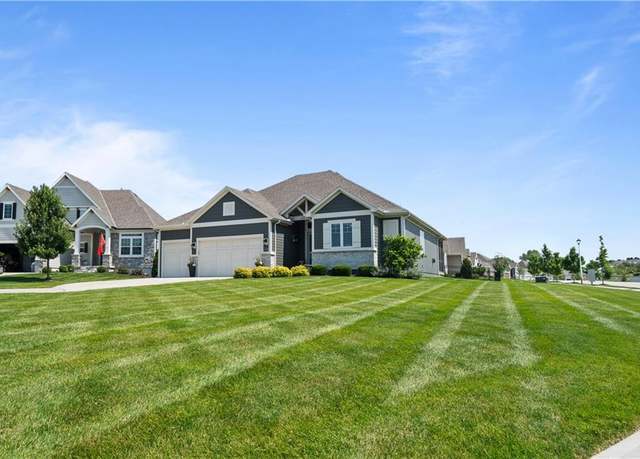 Property at 13389 W 147th Ter, Olathe, KS 66062, 3 beds, 2.5 baths