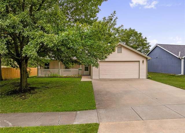 Property at 2305 Brett Dr, Lawrence, KS 66049, 3 beds, 2 baths