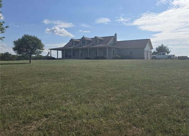 Property at 601 SE 351 Rd, Clinton, MO 64735, 4 beds, 4.5 baths