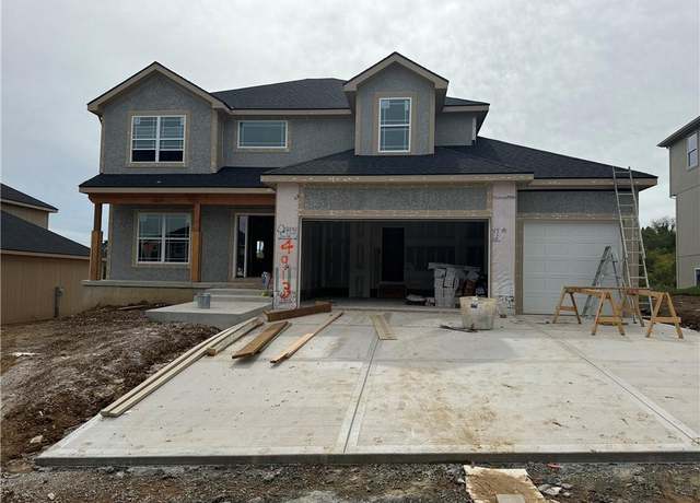 Property at 4913 NE 88th St, Kansas City, MO 64156, 5 beds, 4 baths
