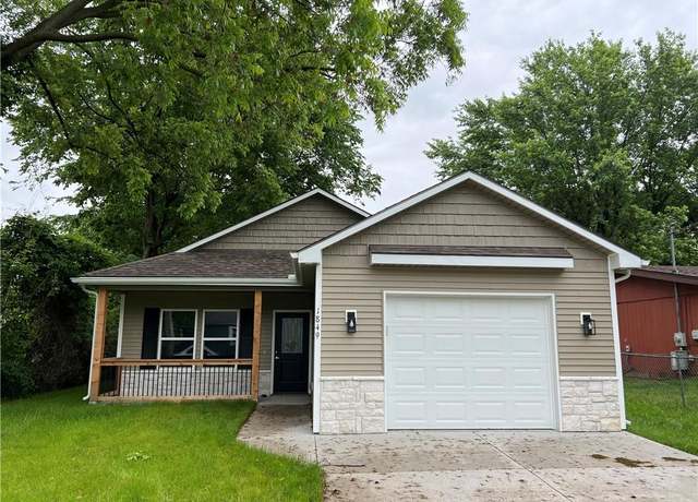 Property at 1849 Oneida St, Lexington, MO 64067, 3 beds, 2 baths