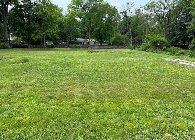 Property at 10040 Mission Rd, Overland Park, KS 66207