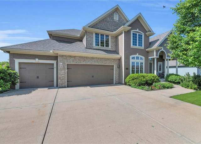 Property at 2301 NE 110th St, Kansas City, MO 64155, 4 beds, 3.5 baths