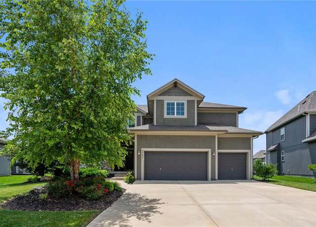 Property at 24631 W 126th St, Olathe, KS 66061, 6 beds, 5 baths