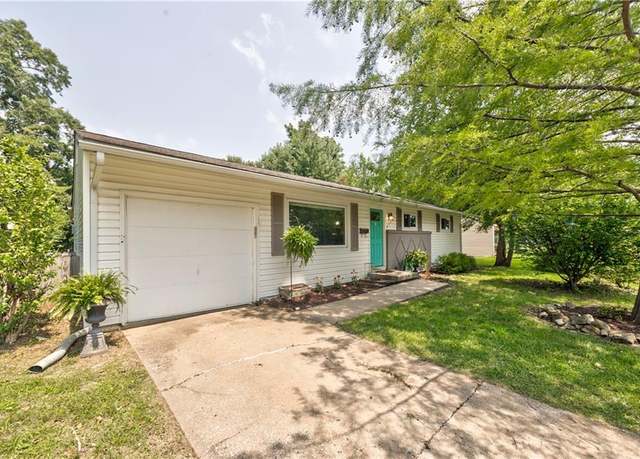 Property at 4306 W 78th Ter, Prairie Village, KS 66208, 3 beds, 1.5 baths