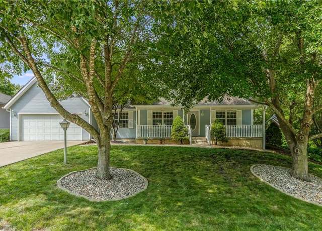 Property at 504 Kindred Dr, Smithville, MO 64089, 3 beds, 3.5 baths
