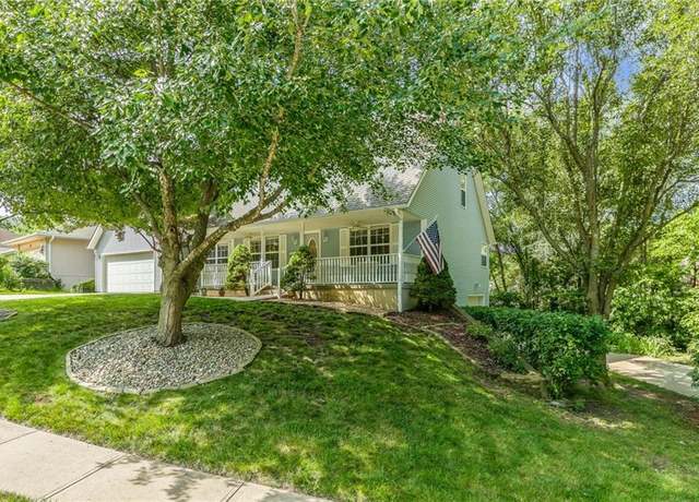 Property at 504 Kindred Dr, Smithville, MO 64089, 3 beds, 3.5 baths