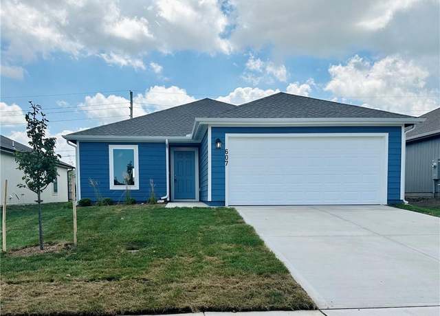Property at 607 W Lanesfield St, Gardner, KS 66030, 3 beds, 2 baths