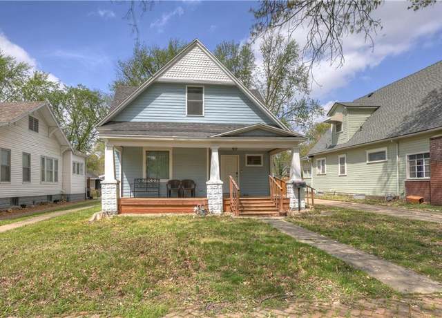 Property at 612 W Kansas St, Pittsburg, KS 66762, 4 beds, 2 baths