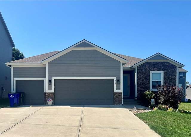Property at 25215 W 141st Ter, Olathe, KS 66061, 4 beds, 3 baths