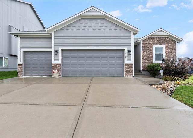 Property at 25215 W 141st Ter, Olathe, KS 66061, 4 beds, 3 baths