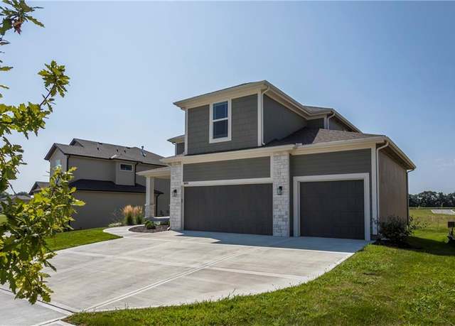 Property at 18991 W 169th Pl, Olathe, KS 66062, 4 beds, 3.5 baths