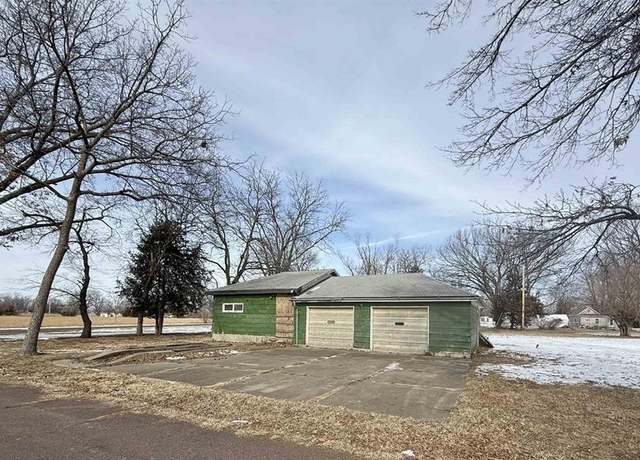 Property at 315 E Harvey St, Sedalia, MO 65301, 1 bed, 1 bath