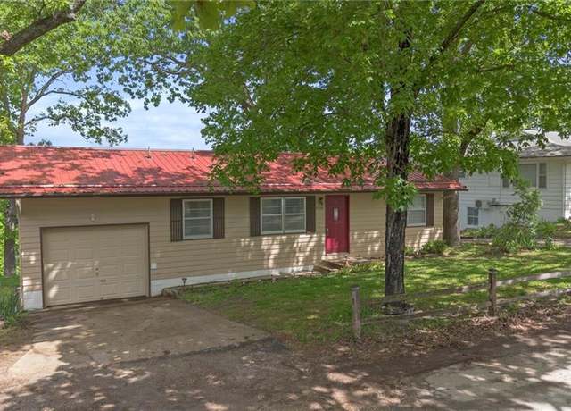 Property at 31668 Highline Dr, Warsaw, MO 65355, 3 beds, 1.5 baths
