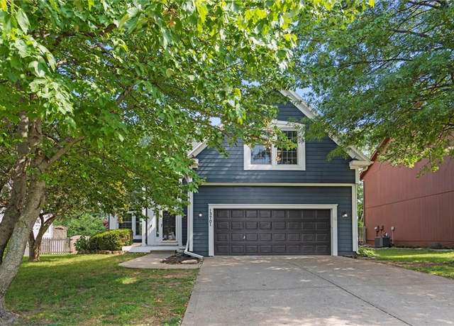Property at 13701 W 149 St, Olathe, KS 66062, 3 beds, 2.5 baths