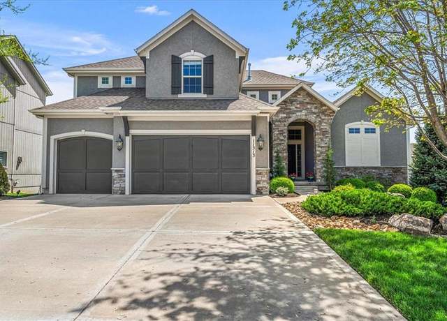 Property at 11513 W 158th St, Overland Park, KS 66221, 4 beds, 3.5 baths