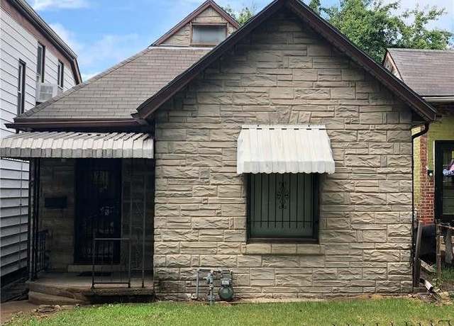 Property at 2010 Jefferson St, Kansas City, MO 64108, 3 beds, 1 bath