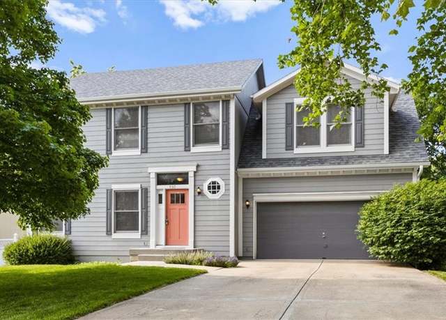 Property at 930 E 126th Ter, Olathe, KS 66061, 4 beds, 2.5 baths