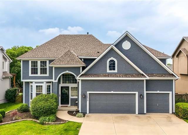 Property at 22833 W 44th St, Shawnee, KS 66226, 4 beds, 4.5 baths