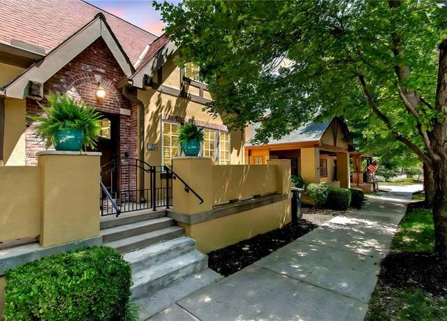 Property at 9008 NE 80th St, Kansas City, MO 64158, 3 beds, 3.5 baths
