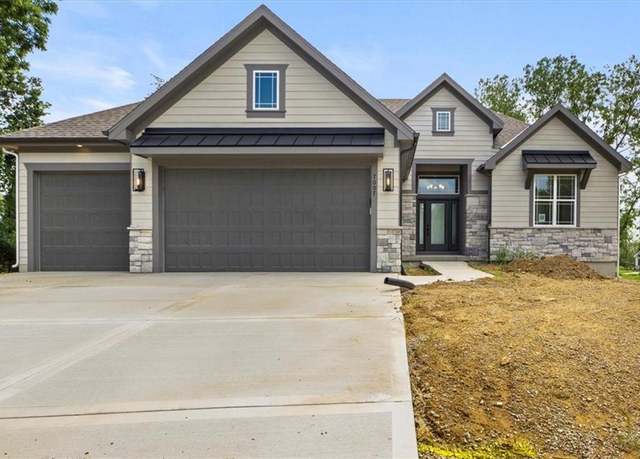 Property at 7007 N Kirkwood Ave, Kansas City, MO 64151, 4 beds, 3 baths