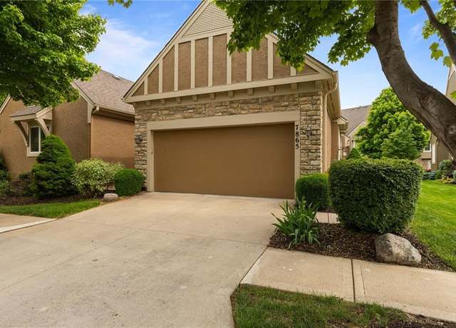 Property at 7865 W 156th Pl, Overland Park, KS 66223, 3 beds, 2.5 baths