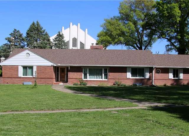 Property at 109 N 2nd St, Hiawatha, KS 66434, 3 beds, 3.5 baths