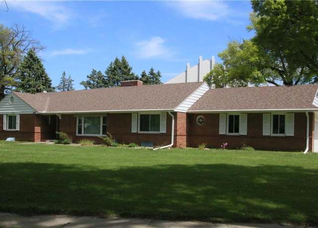 Property at 109 N 2nd St, Hiawatha, KS 66434, 3 beds, 3.5 baths