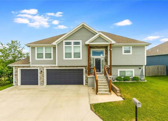 Property at 2808 E Cedar Pl, Tonganoxie, KS 66086, 4 beds, 3 baths