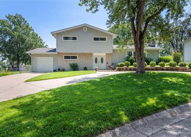 Property at 923 S 53rd Ter, Kansas City, KS 66106, 4 beds, 4 baths