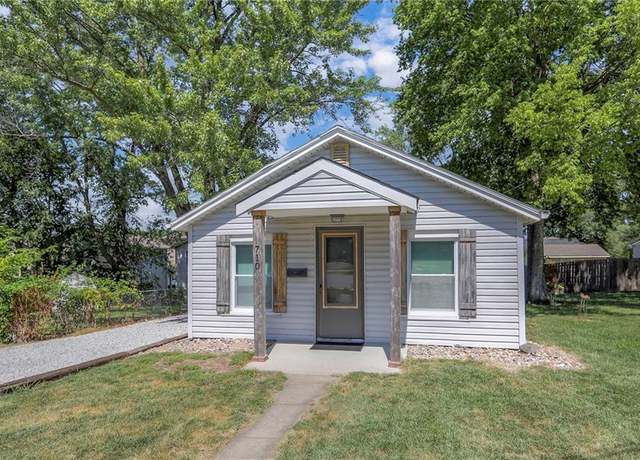 Property at 710 SE High St, Lee's Summit, MO 64063, 2 beds, 1 bath