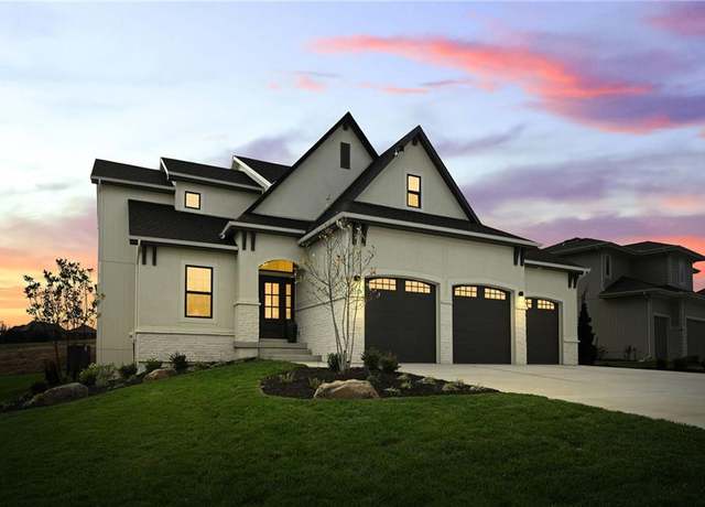 Property at 3105 NW Berkebile Ln, Lee's Summit, MO 64081, 4 beds, 3.5 baths