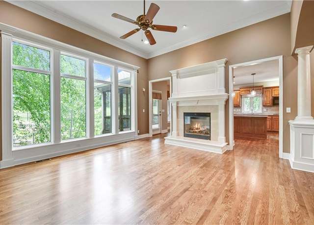 Property at 22912 W 47th Ter, Shawnee, KS 66226, 3 beds, 2.5 baths